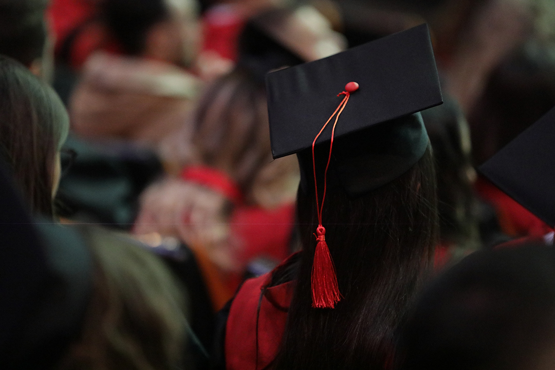 Jemi mirënjohës dhe të nderuar të festojmë Alumni-t tanë më të rinj