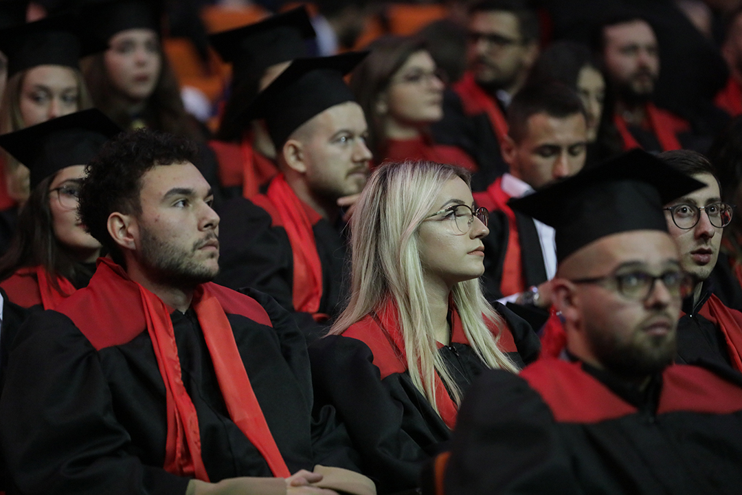 Për të ndihmuar studentët shqiptarë të hapin derën e tyre drejt botës