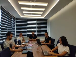 Praktikë një mujore në programim web-i!