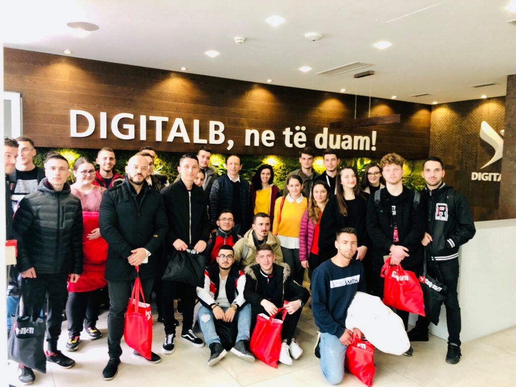 Vizitë në DigitAlb