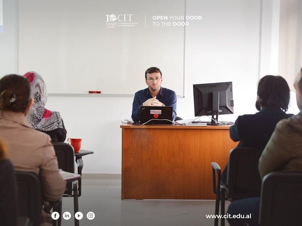 Mirëpritja dhe trajnimi i stafit të ri akademik në CIT 2 Zyra e Burimeve Njerëzore (HR)