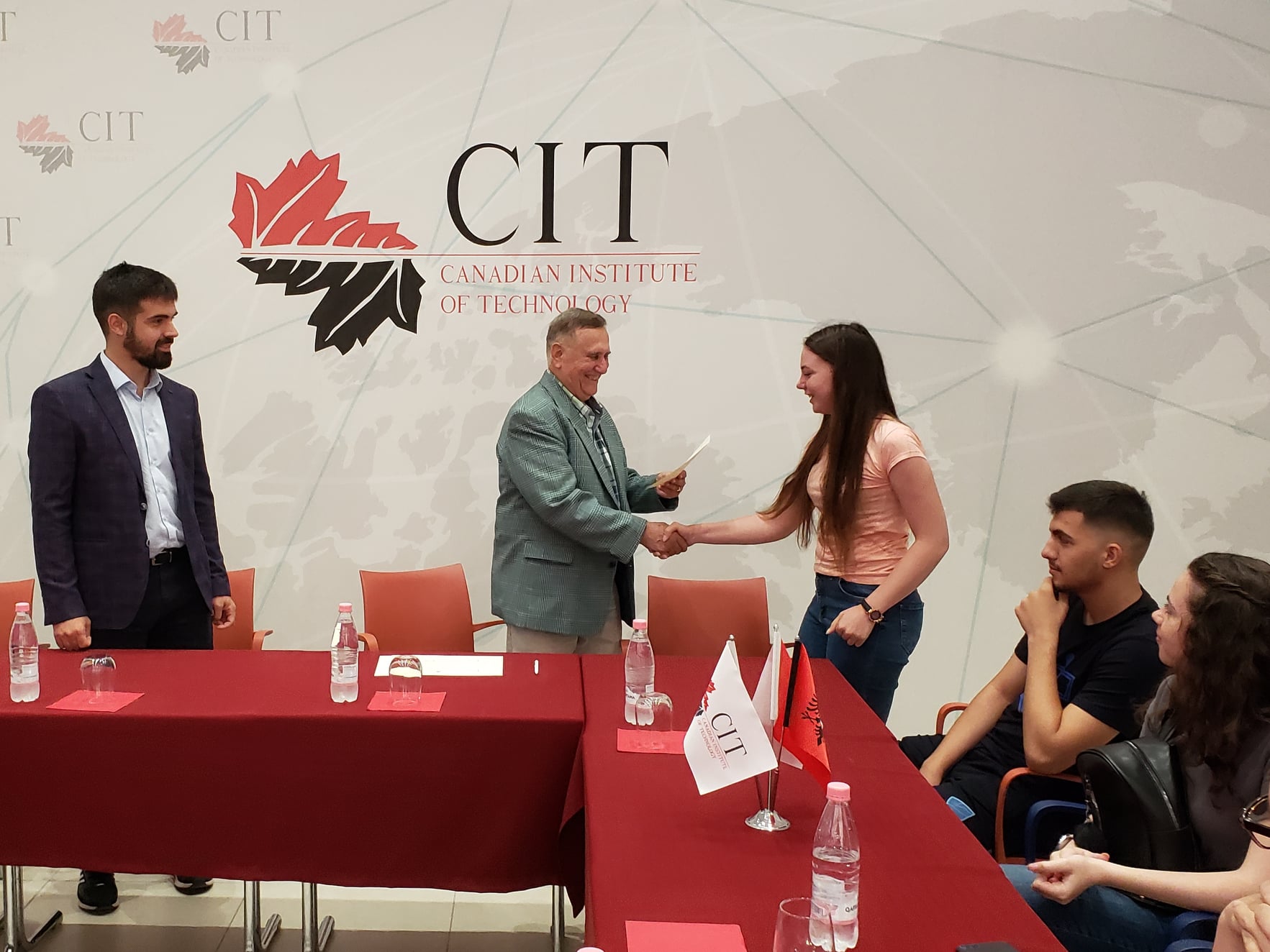 bursa për të studiuar në CIT