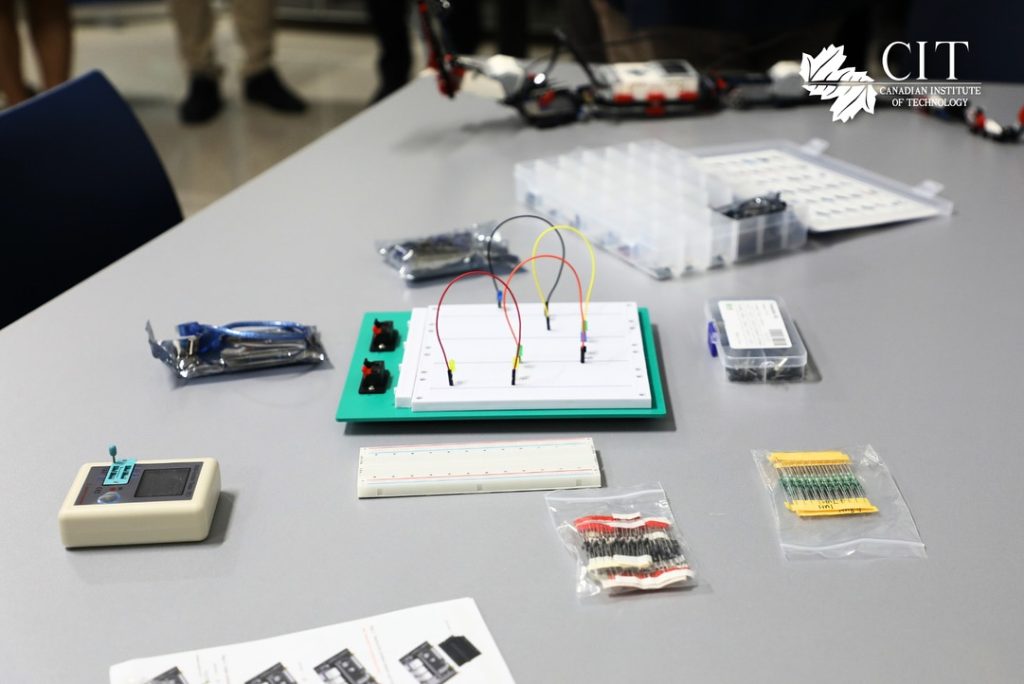 INAUGURATION OF THE ELECTRONICS AND ROBOTICS LAB 12 INAUGURATION OF THE ELECTRONICS AND ROBOTICS LAB