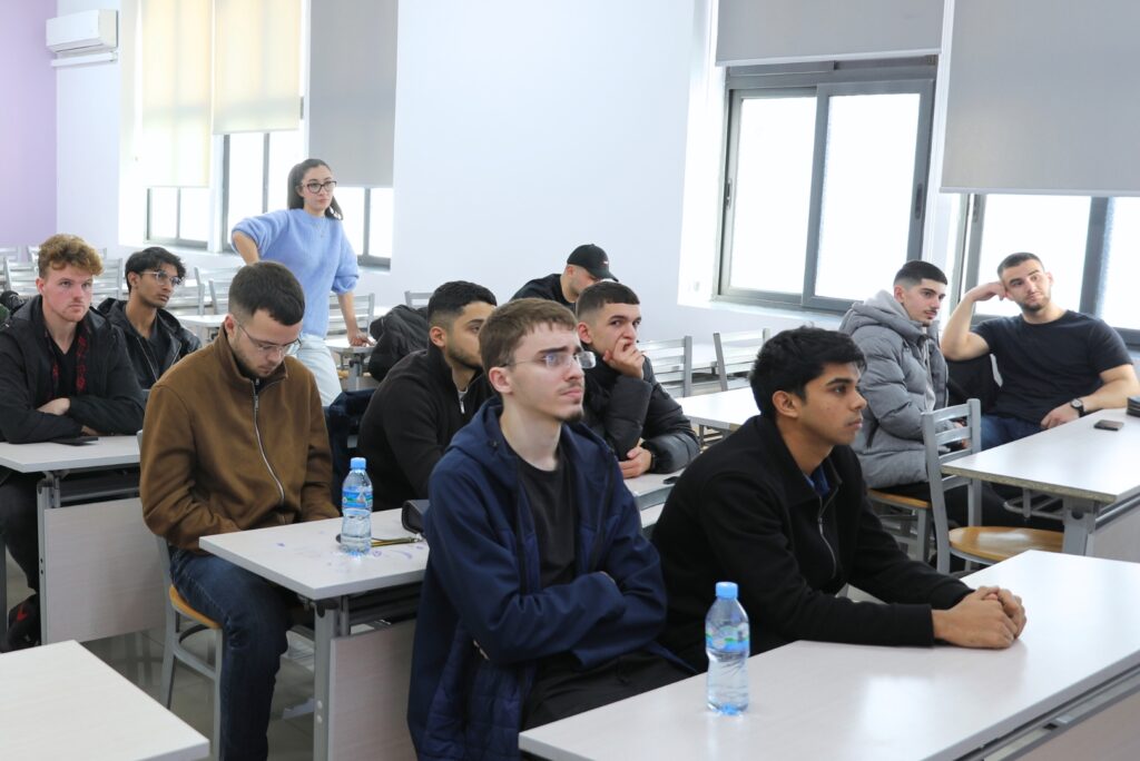 Junior UP 5.0 Incubation Program | Info Session 3 Junior UP 5.0 Incubation Program | Info Session