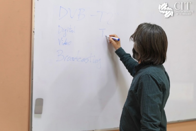 ENGINEERING THE ALBANIAN DVB-T2 NETWORK | Open Lecture