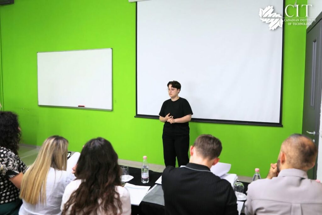 Bachelor Students Successfully Present Their Internship Experiences