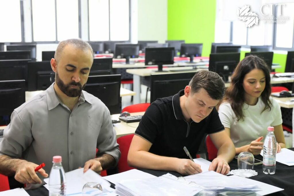 Bachelor Students Successfully Present Their Internship Experiences