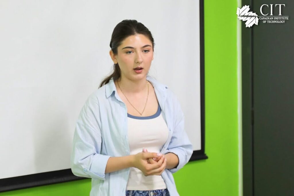 Bachelor Students Successfully Present Their Internship Experiences